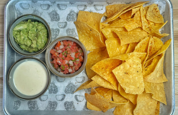 Tres Amigos